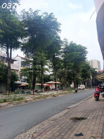 Biệt thự mặt tiền 140m2, đường số 672 tại phường phước long 6828727