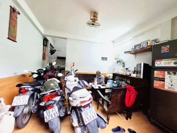 Nhà 4 tầng, ngang 4.2m đường thông hoàng hoa thám giá chỉ 6828876