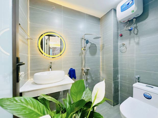 Cho thuê nhà mới, hai cửa đi, hoàng văn thái, 101m2x 5t vỉa 6828887