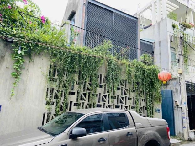 Tìm chủ mới cho biệt thụ 200m2, hẻm 8m, đường đình phong 6828926