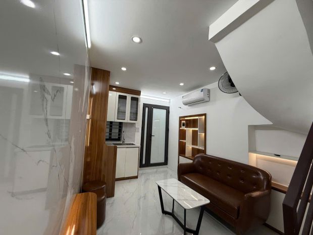 Cho thuê nhà khâm thiên, đống đa, 22m2 x 3 tầng, 3 ngủ, 8 6829361