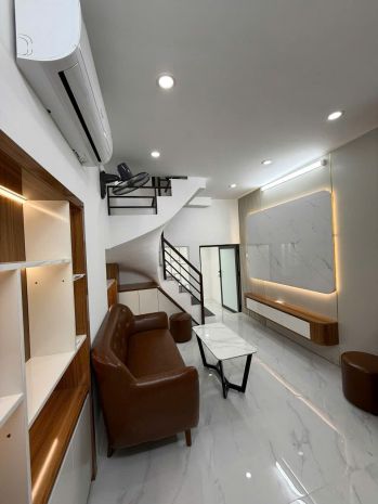 Cho thuê nhà khâm thiên, đống đa, 22m2 x 3 tầng, 3 ngủ, 8 6829362