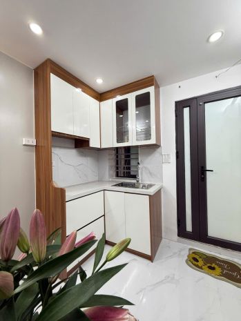 Cho thuê nhà khâm thiên, đống đa, 22m2 x 3 tầng, 3 ngủ, 8 6829364