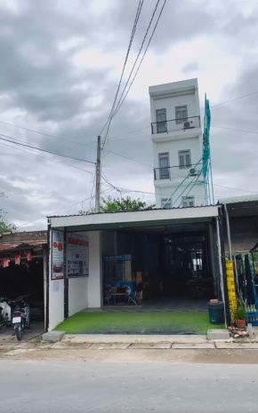 Chính chủ cần bán nhà mặt tiền siêu đẹp gần chợ lộc hưng 6829441