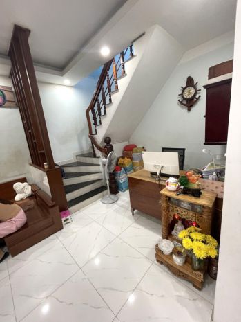 Hiếm! bán nhà 2 tầng sổ hồng riêng thủ đức  68m², sát mặt 6832382