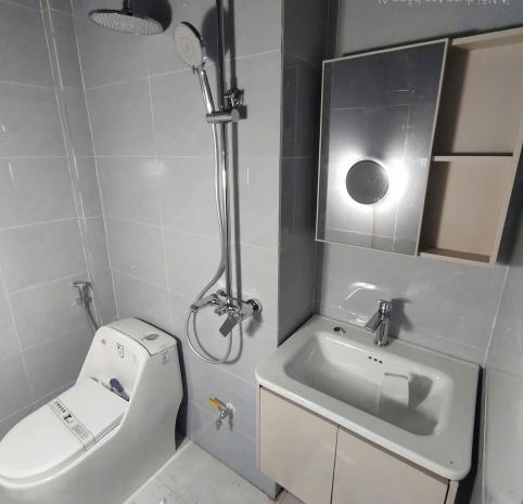 Cho thuê nhà đẹp, tôn đức thắng, thang máy vỉa hè 106m2* 6833318