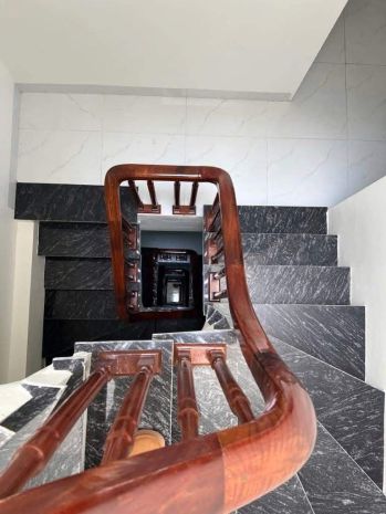 Cho thuê nhà đẹp, tôn đức thắng, thang máy vỉa hè 106m2* 6833319