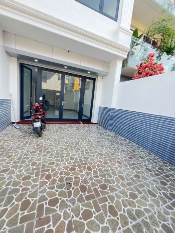 Chính chủ cho thuê nhà mới 2 tầng tại b4 ngõ 67 văn cao 6833504