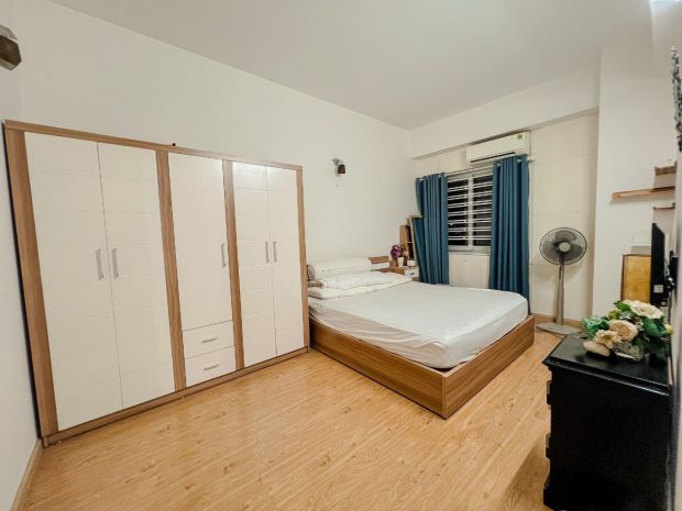 Bán nhà trung tâm học viên tài chính - dt42m2 - 6 tầng - 6833833