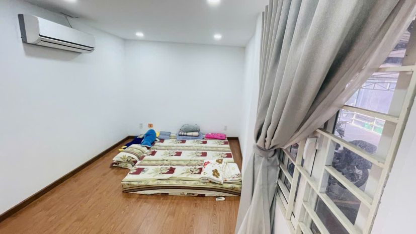 Nhà hxh 2tầng 44m2 shr hoàn công đủ giá 5,5tỷ 6834415