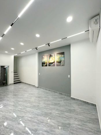 Nhà mới 3 tầng hẻm thông nguyễn duy p. chánh hưng giá 2.95 6834433