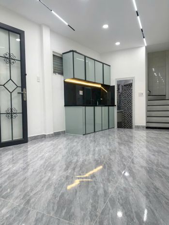 Nhà mới 3 tầng hẻm thông nguyễn duy p. chánh hưng giá 2.95 6834434
