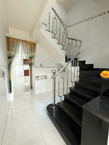 5.98tỷ hxh 484 nguyễn duy p.chánh hưng 6834496