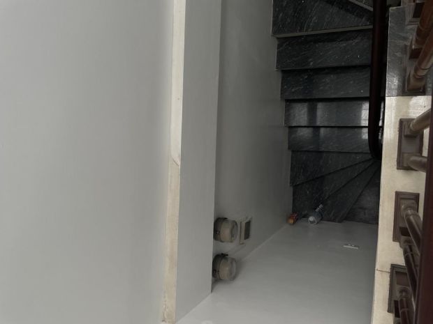 Bán nhà hoàng quốc việt 36m2, 5 tầng, ngõ rộng, giá 5,75 tỷ 6835099