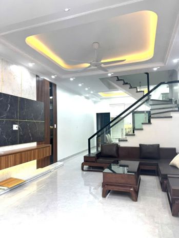 Bán nhà mới xây 3 tầng tại ngã tư phủ thượng đoạn  bùi thị 6838835