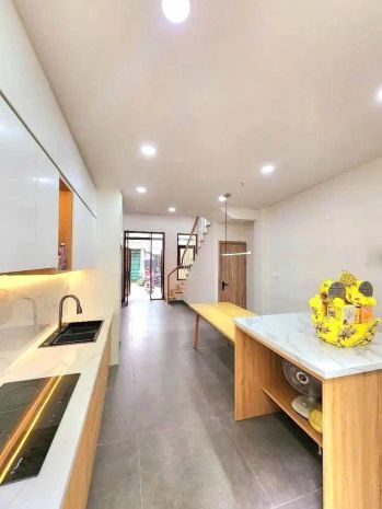 Cơ hội vàng, nhà 4 tầng hiện đại diện tích 50m2   sát bv 6840637