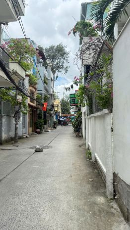 Trung tâm tiện ích quận 10 vài bước ra đường xe hơi 6842007
