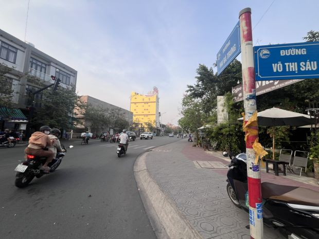 Chủ kẹt tiền lắm bán đất đẹp, trtâm đông hòa, đường 4m, 6842831