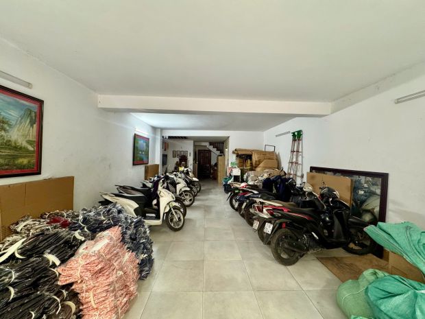 Cho thuê nhà ngõ ô tô hoàng văn thái 7 tầng x 90m2, thông 6843499
