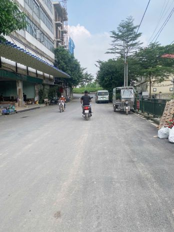 Bán nhà đông la hoài đức  lô góc ô tô vào nhà  kinh 6845009