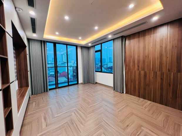 Ha chao ban gâp-building 9 tâng vu pham ham 6845759