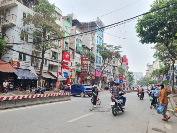 Bán nhà - lạc long quân oto tránh - kinh doanh sầm uất-gần 6845999