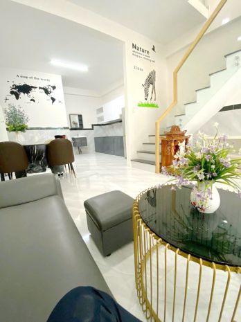 Nhà góc 2 tầng mặt tiền phạm thế hiển ngay green river p6q8 6847026