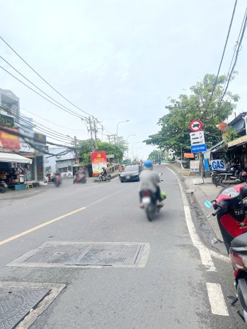 Nhà góc 2 tầng mặt tiền phạm thế hiển ngay green river p6q8 6847028