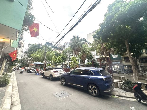 Ban nha ô tô tranh phô hoang ngân 50m2 5tâng mt 4m 6849472