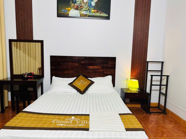 Ban nha ô tô tranh phô hoang ngân 50m2 5tâng mt 4m 6849474