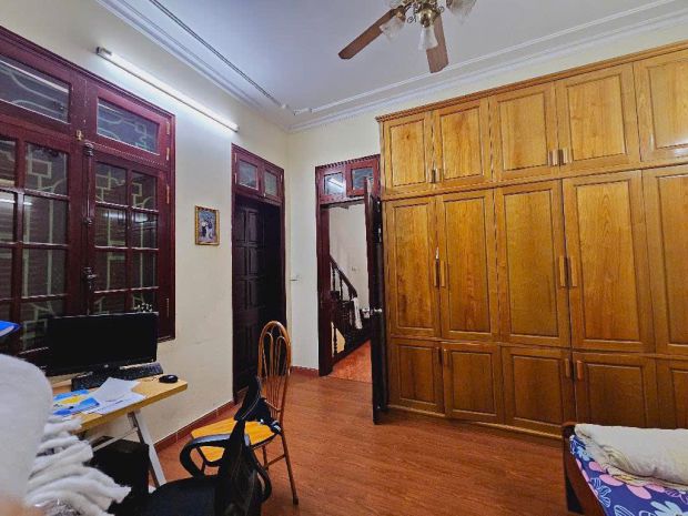 Bán nhà lạc long quân , 92.3m , 5 tầng, gala gala oto vào 6849897
