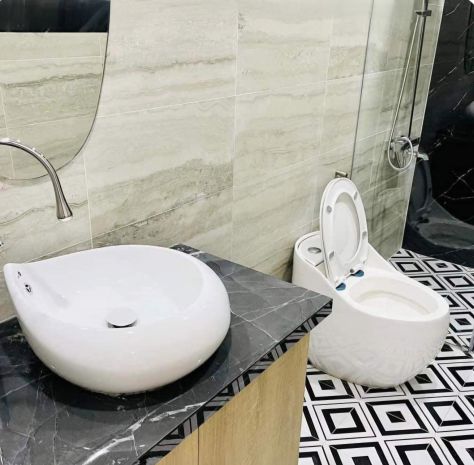Cho thuê nhà lô góc, mới, duy tân, thang máy vỉa hè 122m2* 6851176