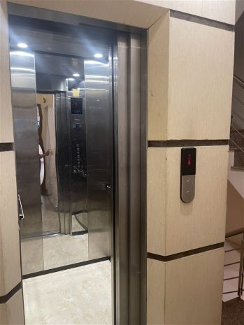 Cho thuê nhà mới, căn góc , thang máy,vỉa hè, 118m2- 4t, 6851205