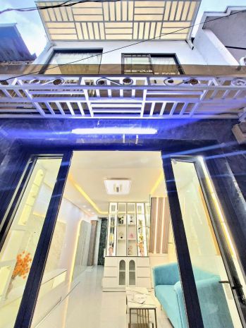 Bán nhà  khu vực sầm uất đường huỳnh tấn phát, phường tân 6851622