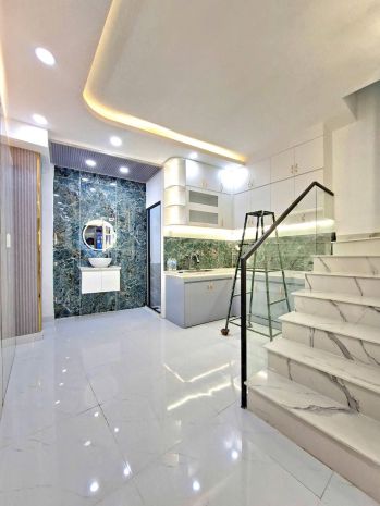 Bán nhà  khu vực sầm uất đường huỳnh tấn phát, phường tân 6851624