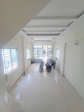 Giảm 500tr! nhà mặt tiền nở hậu shr 2 tầng hxh né 186m2 6851764