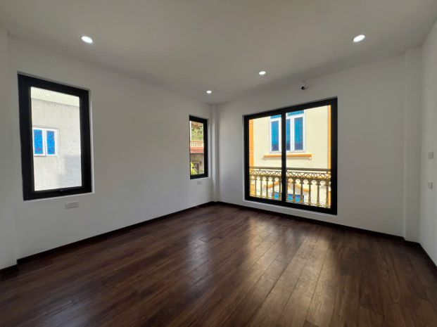 Bán nhà 6 tầng thang máy, trục chính kinh doanh, lô góc oto 6851902