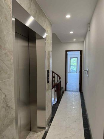 Bán nhà hoa lâm-việt hưng, 83m x 5 tầng, thang máy, gara, 6852858