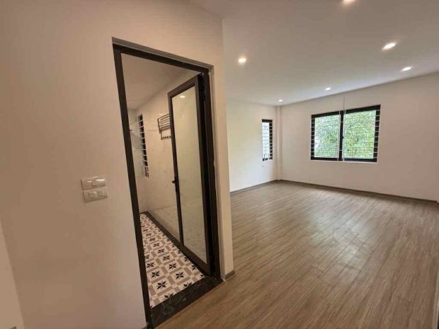 Bán nhà hoa lâm-việt hưng, 83m x 5 tầng, thang máy, gara, 6852860