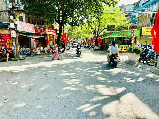 Mặt phố nguyễn quý đức kinh doanh toàn bộ mặt hàng. 6853589