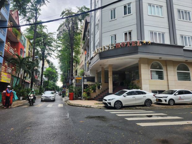 Bán nhà kdc trung sơn , bình hưng ,4 lầu
hầm , thang máy 6853593