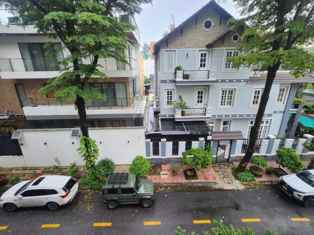 Bán nhà kdc trung sơn , bình hưng ,4 lầu
hầm , thang máy 6853594
