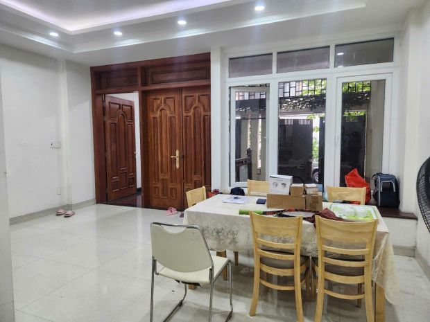 Bán nhà kdc trung sơn , bình hưng ,4 lầu
hầm , thang máy 6853597