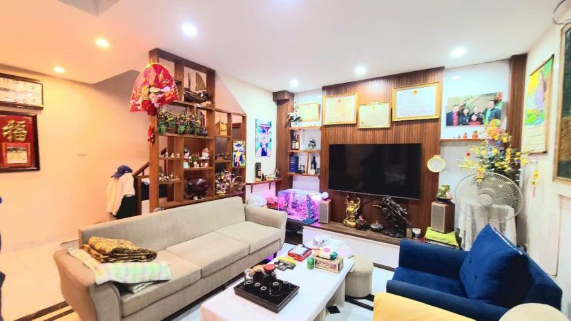Bán nhà ngọc lâm 30m 6 tầng mt6m ô tô thông hơn 7 tỷ 6854719