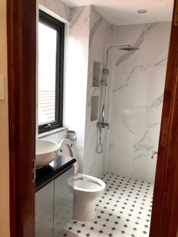 Bán nhà ngọc lâm 30m 6 tầng mt6m ô tô thông hơn 7 tỷ 6854723