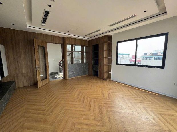 Nhà đẹp long biên  lô góc 3 mặt thoáng  thang máy  6 6855291