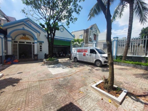 Bán nhà 390m² dĩ an,ngang khủng 12m,shr đường xe hơi 2 6855523