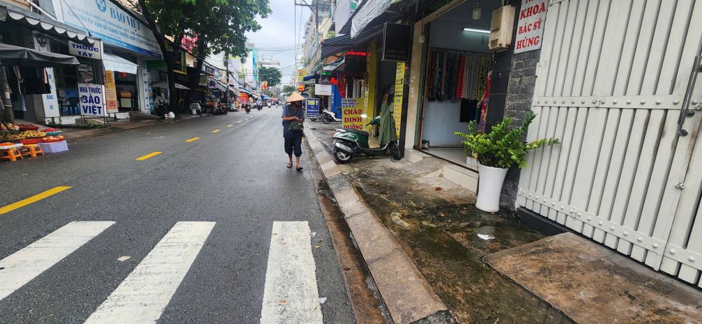 Cho thuê nhà mặt tiền ngay chợ tân hương 76m² 6856250