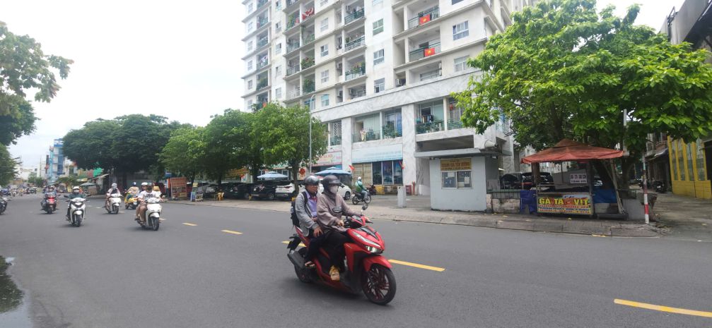 Cho thuê nhà 2 mặt tiền tân hương 260m² - ngang 13m, cạnh 6856257