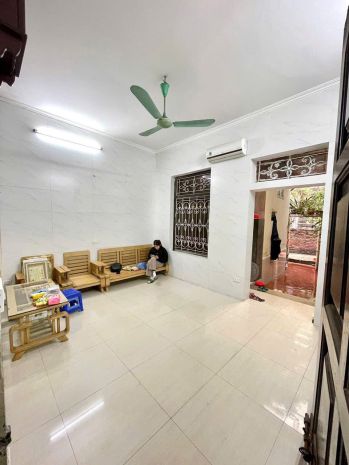 Cho thuê nhà ngõ 105 bạch mai ở gia đình, 3 tầng x 40m2, 2 6856874
